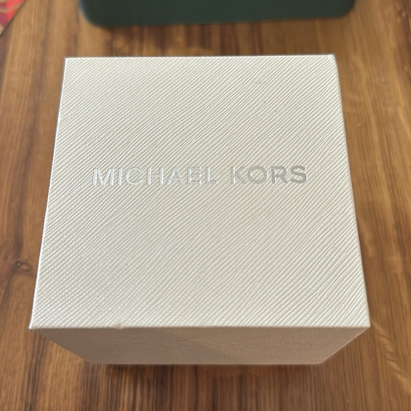 NIB MICHAEL KORS chronograph gold tone watch - Picture 3 of 12